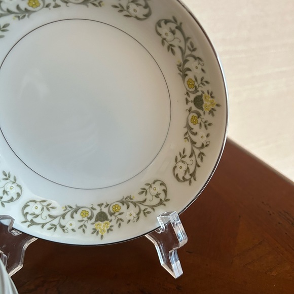 Sterling Fine China, Japan, Florentine 6 BerryBowls - Picture 6 of 11